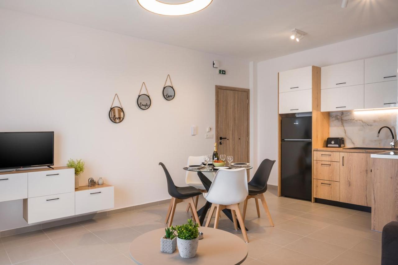 Indigo Blue Seaside Deluxe Apartments Kissamos Ngoại thất bức ảnh